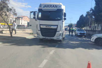 Bursa’da TIR’ın altında kalarak 50 metre sürükledi