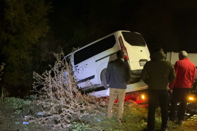 İnegöl'de dereye uçan minibüste mucize kurtuluş!