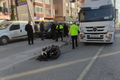 Bursa’da motosiklet kontrolden çıkınca minibüse çarptı