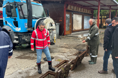 Gemlik Kurşunlu'da taşkına hızlı müdahale!