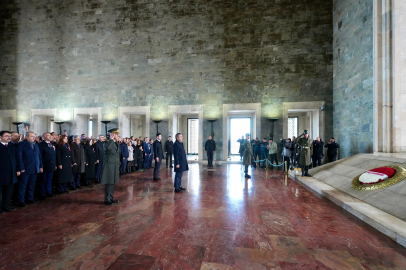 Bakan Tekin'den Anıtkabir ziyareti