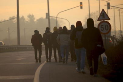 Yakalanan düzensiz göçmenler Bursa Geri Gönderme Merkezi'ne teslim edildi