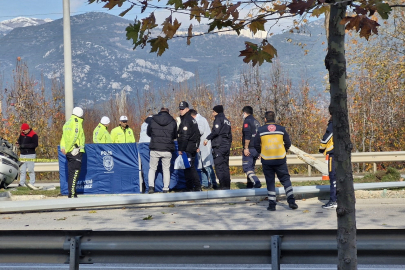 Bursa'da kamyonet takla attı! Sürücü ve yanındaki hayatını kaybetti