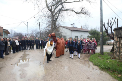 İnegöl’de kışın gelişi eski Türk ritüelleriyle kutlandı