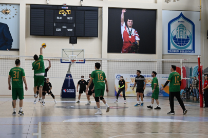 Yıldırım Belediyesi çalışanları voleybol turnuvasında mücadele etti