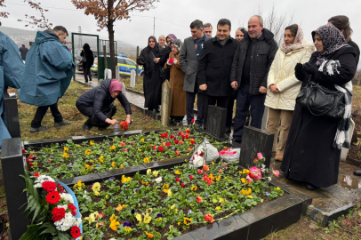 Bursa heyeti, Türkan bebeği Bulgaristan’da mezarı başında andı