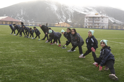 Bitlis'te atletizimciler Bursa’da derece yapmak için çalışıyor