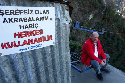 Teleferiğe şaşırtan tabela: "Şerefsiz olan akrabalarım hariç herkes kullanabilir"