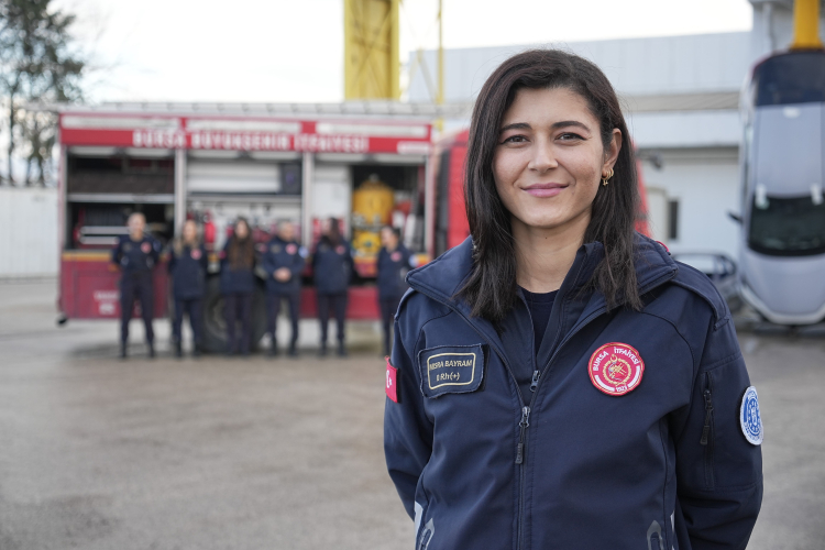 Bursa'nın alev savaşçıları: Kadın İtfaiyecilerden zorlu eğitim!-Bursa Hayat Gazetesi-8