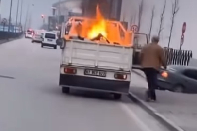 Bursa'da seyir halindeki kamyonette yangın paniği!