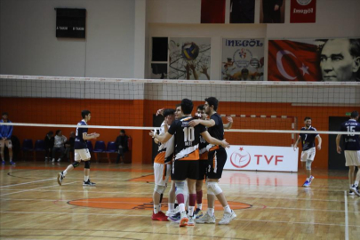 İnegöl Belediyespor voleybol takımı sahadan galip ayrıldı