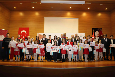 İstiklal Marşı'nı Güzel Okuma Yarışması Bursa'da gerçekleşti!