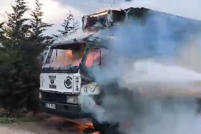 İznik'te kamyonet yangınına mahalle muhtarından hızlı müdahale