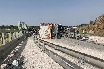 Kırklareli'nde feci kaza: TIR devrildi, 1 ölü!